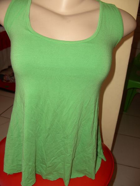 Blusinha de malha com lindos detalhes