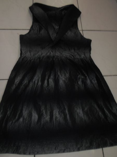 Vestido lindo tamanho G tecido brilhoso