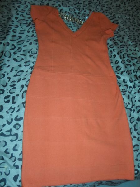 Vestido bandagem laranja veste P e M